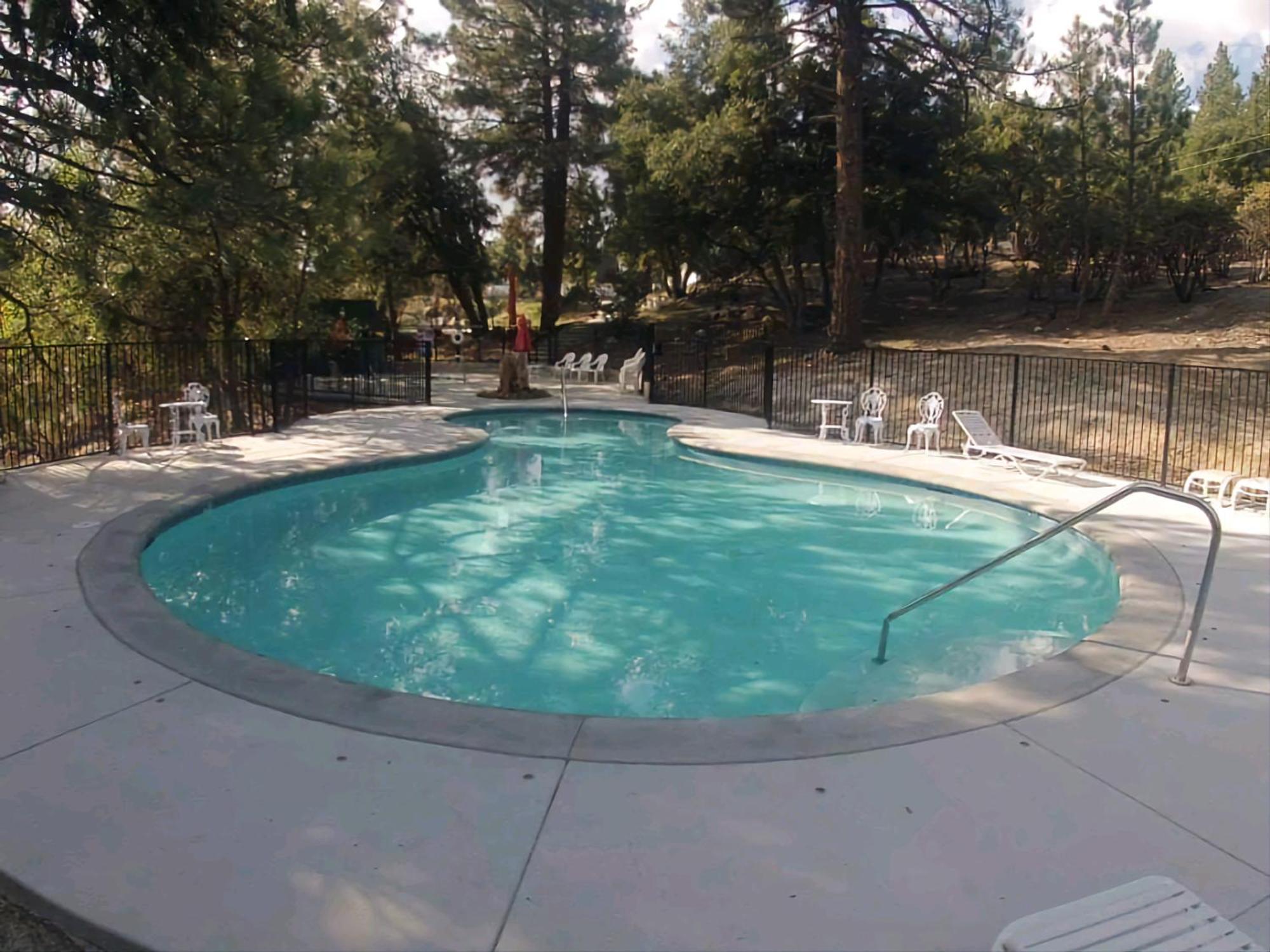 Alhatti Christian Resort Idyllwild Exterior photo