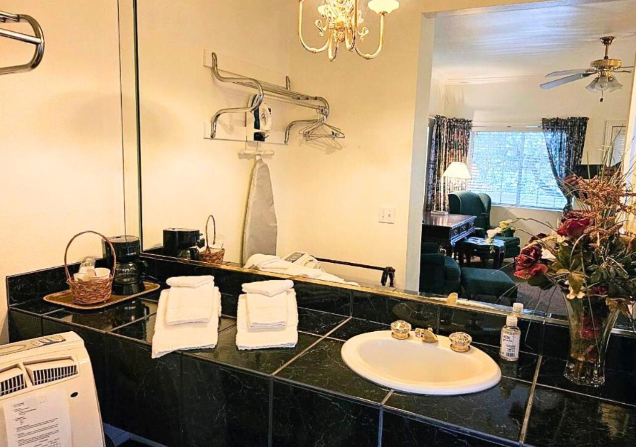 Alhatti Christian Resort Idyllwild Room photo